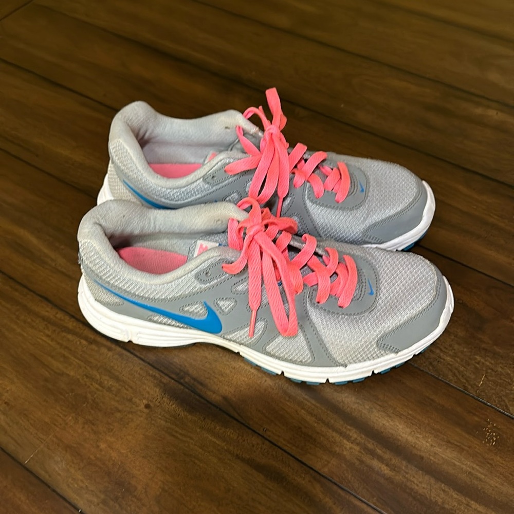 Women’s Nike athletic shoes size 8